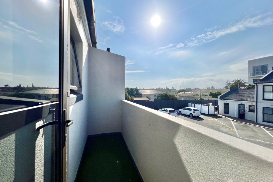 To Let 2 Bedroom Property for Rent in Bloubergrant Western Cape